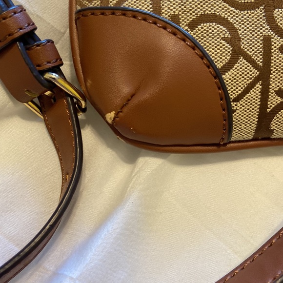 Calvin Klein Cross body Cavas Leather gold hardware gently pre loved great bag - Picture 7 of 9